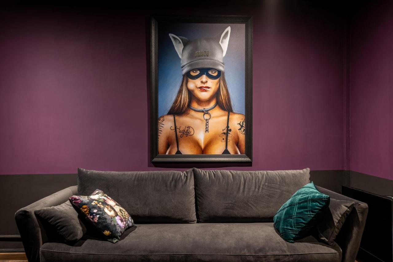 Cherie Cherry - Romantic And Bdsm House Briey Exterior foto